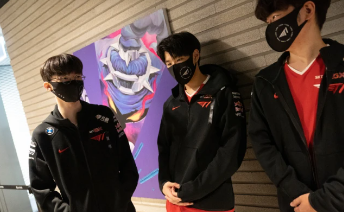 FNC鏖战BRO，Ming关键团战开团秒人宿敌对决小组赛，锁定晋级资格