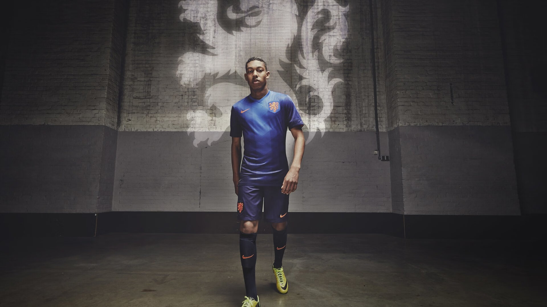 地缘寒流与绿茵热浪，当爱尔兰封锁日本遇上法比尼奥的德甲统治力