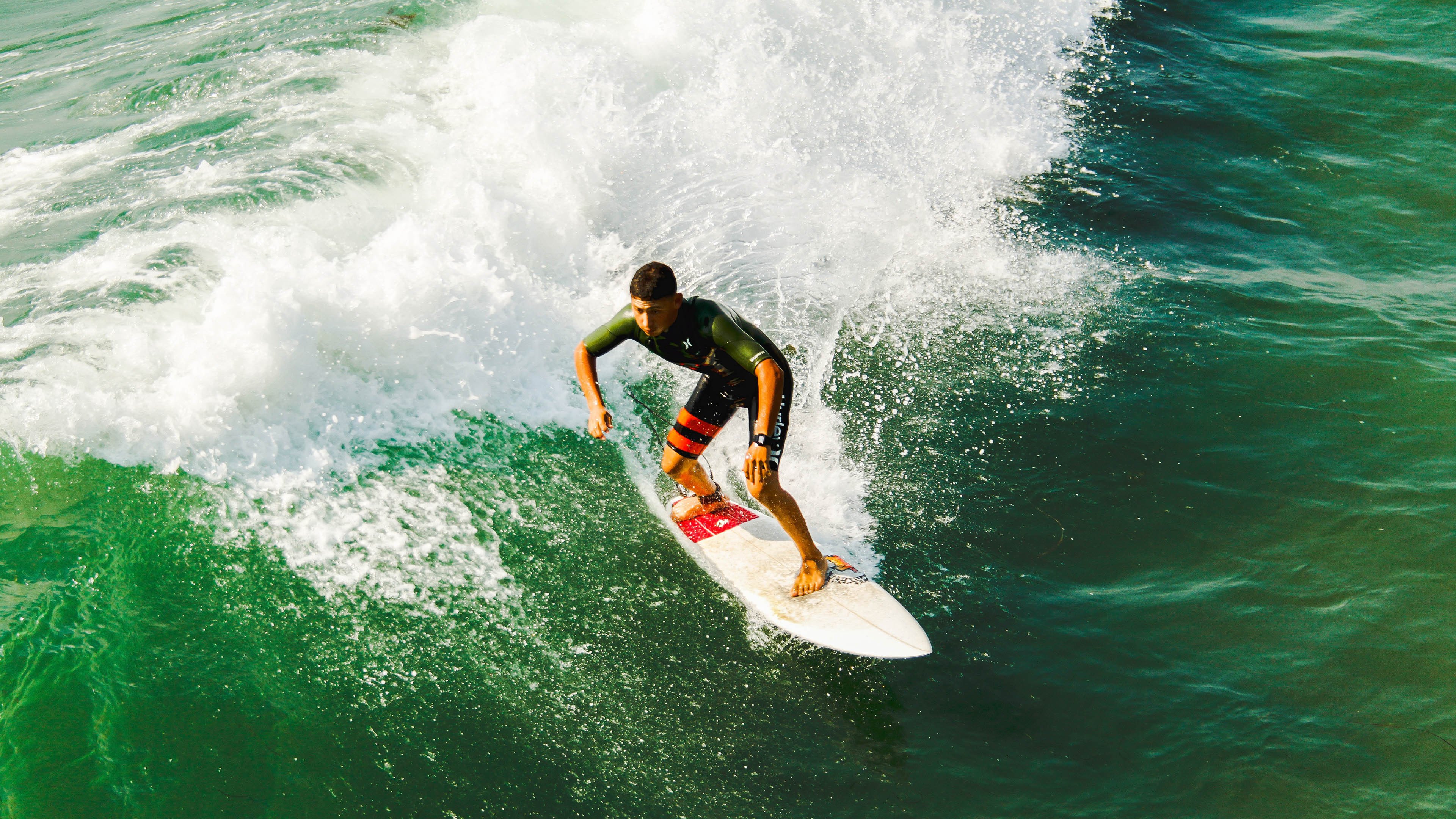 克里斯·保罗的救赎之夜，太阳横扫鹈鹕，锁定关键胜利